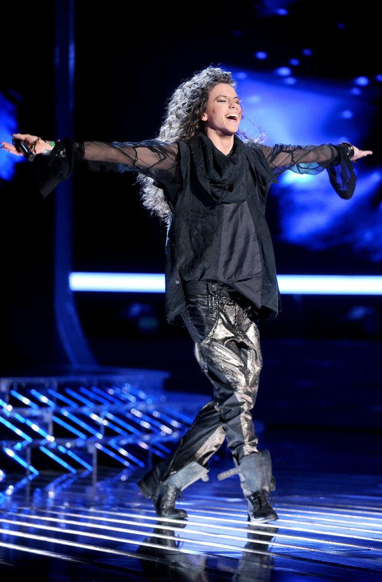 Michał Szpak w 1. odcinku na żywo